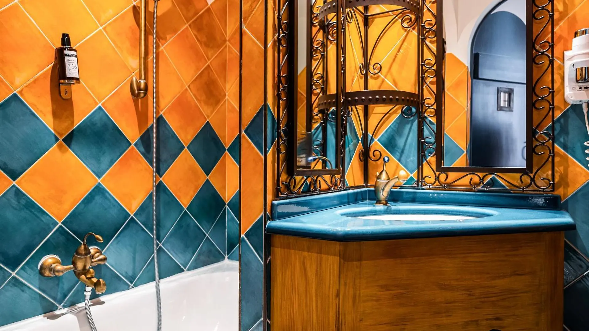 Royale Montsouris 3* Paris
